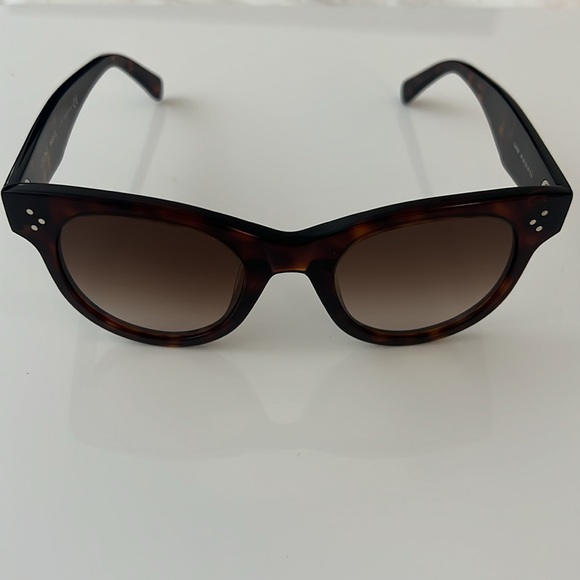 Celine CL40182F Audrey 54T Tortoise 50-23-145 Sunglasses - Picture 3 of 9